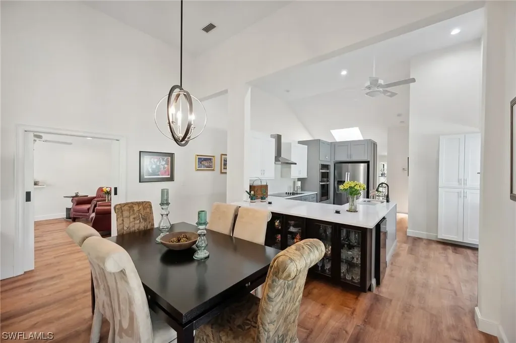 413 Edgemere Way N Naples FL 34105