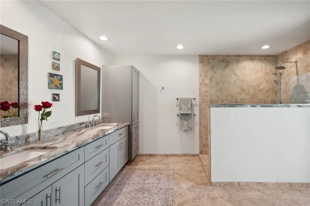 413 Edgemere Way N Naples FL 34105