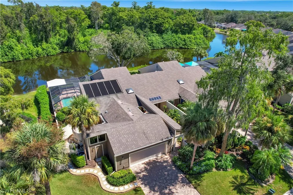 413 Edgemere Way N Naples FL 34105