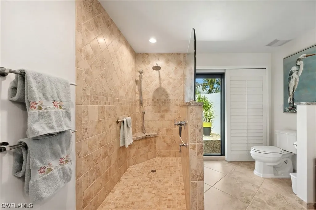 413 Edgemere Way N Naples FL 34105