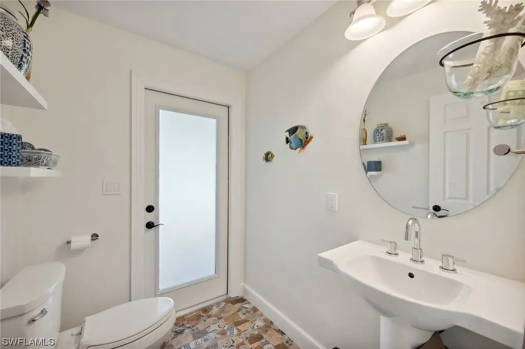 413 Edgemere Way N Naples FL 34105