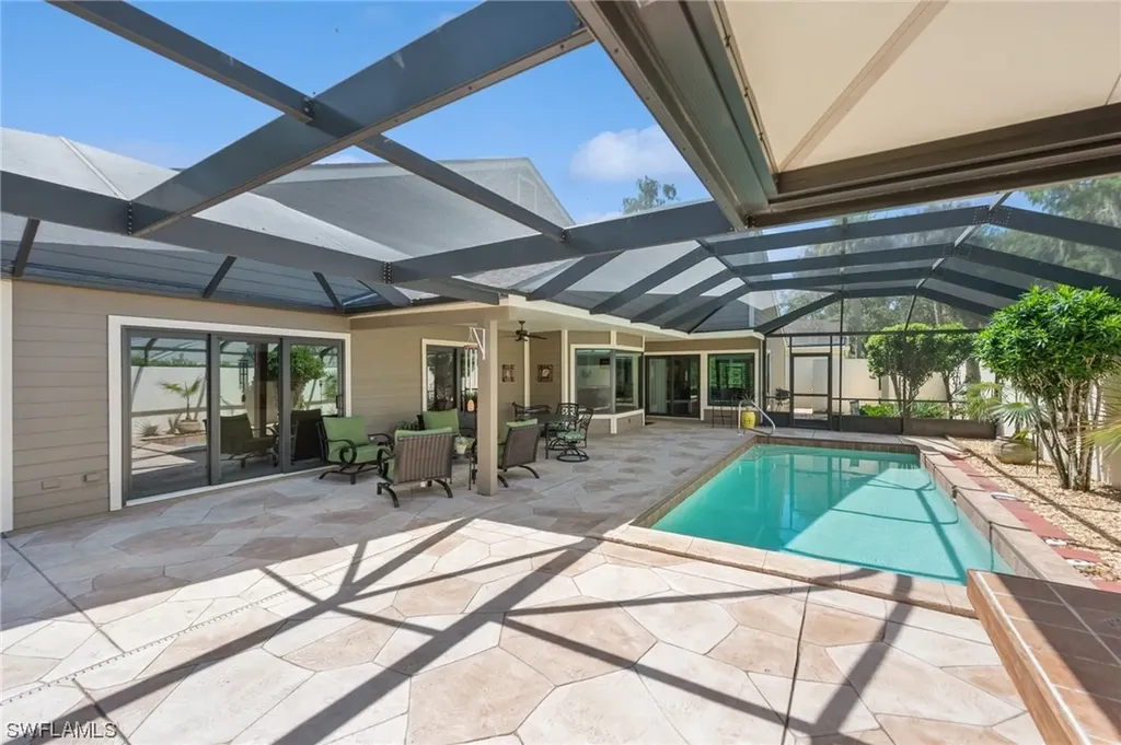 413 Edgemere Way N Naples FL 34105