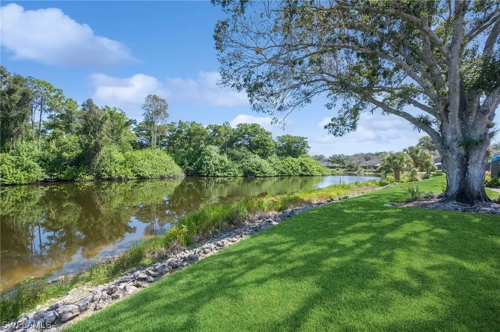 413 Edgemere Way N Naples FL 34105
