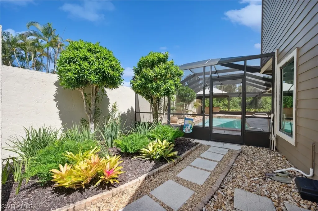 413 Edgemere Way N Naples FL 34105
