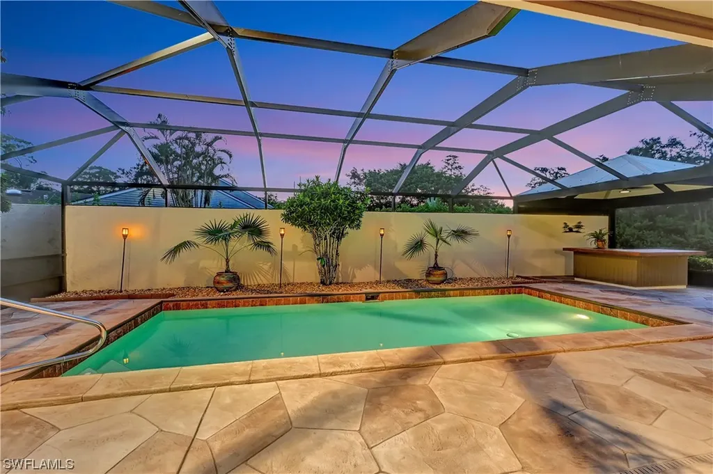 413 Edgemere Way N Naples FL 34105