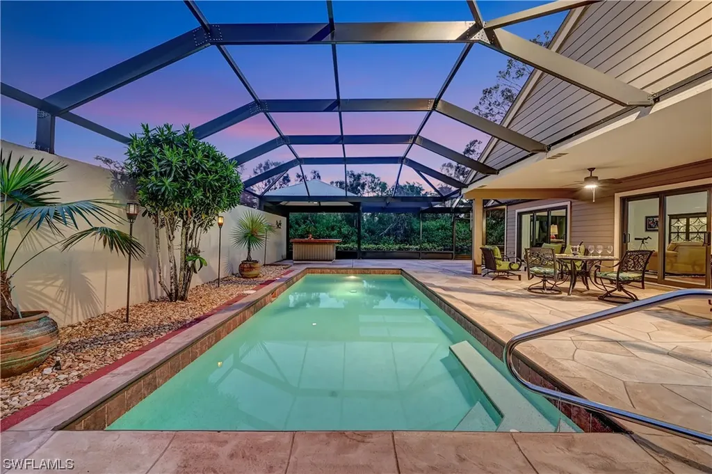 413 Edgemere Way N Naples FL 34105