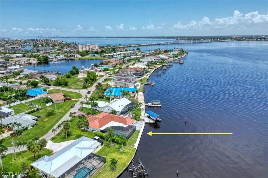 1608 Edith Esplanade Cape Coral FL 33904