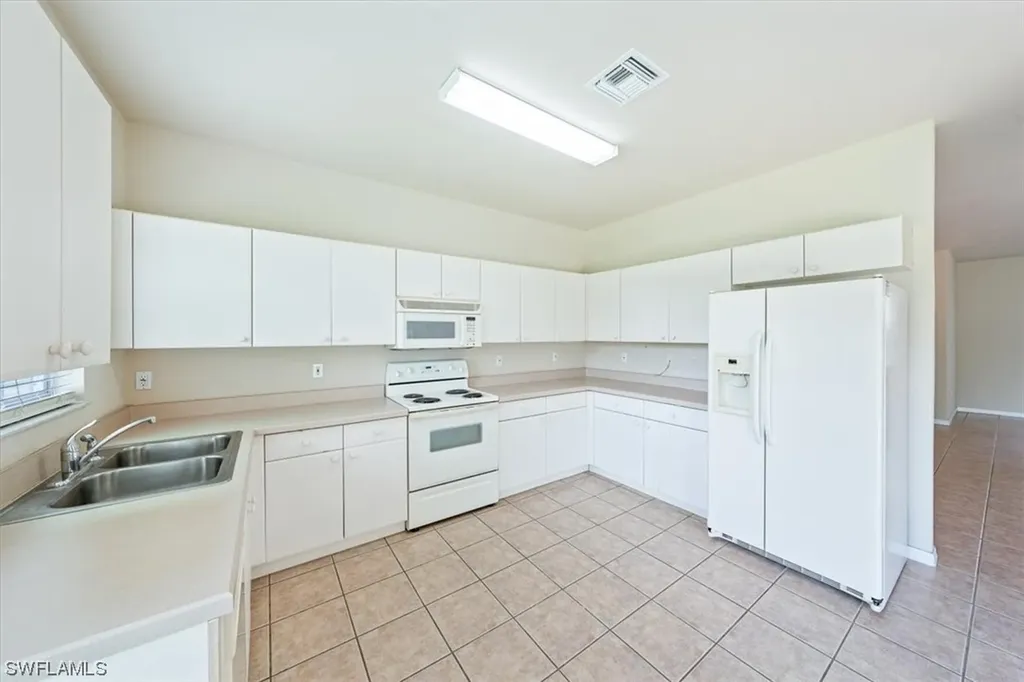 9385 Lake Abby Lane Bonita Springs FL 34135