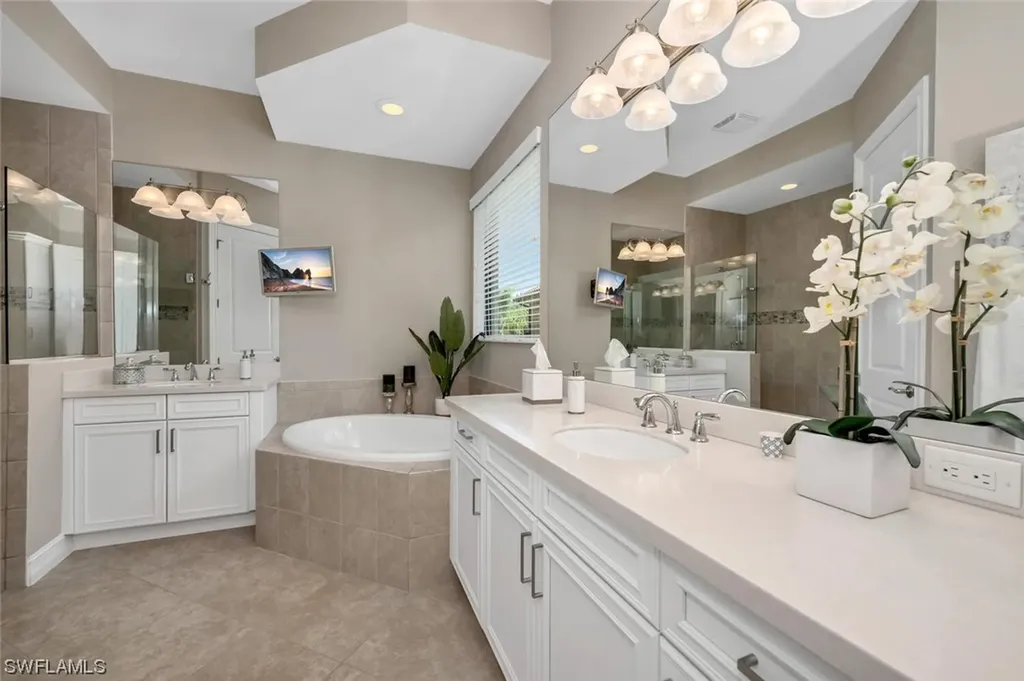 6550 Roma Way Naples FL 34113