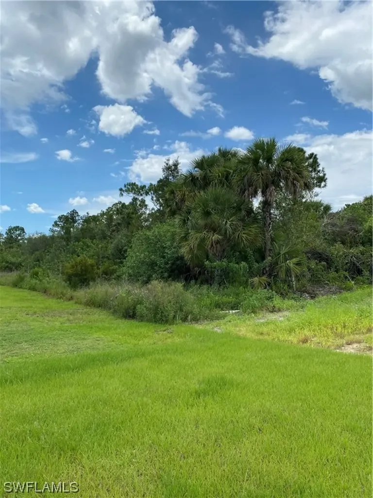 7235 Everglades Boulevard N Naples FL 34120