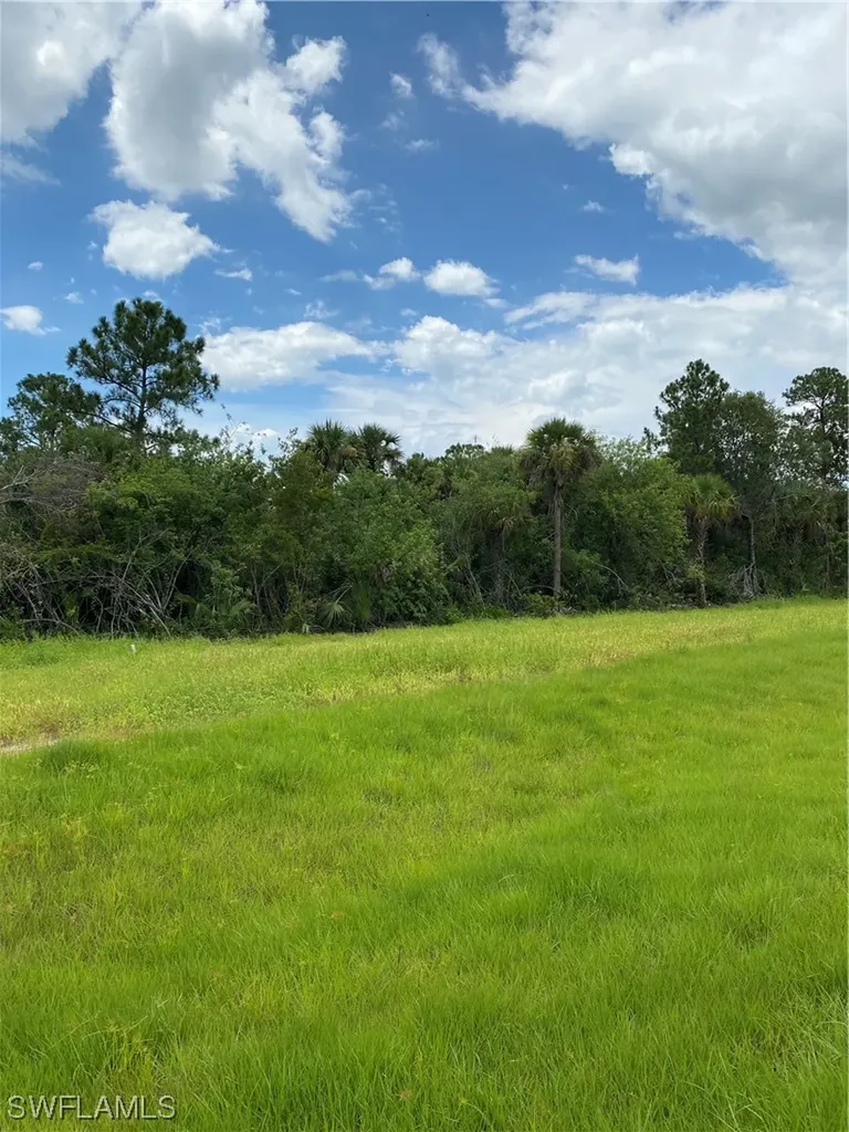 7235 Everglades Boulevard N Naples FL 34120