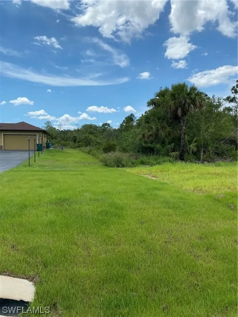 7235 Everglades Boulevard N Naples FL 34120