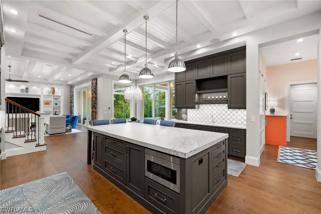 121 3rd Avenue N Naples FL 34102