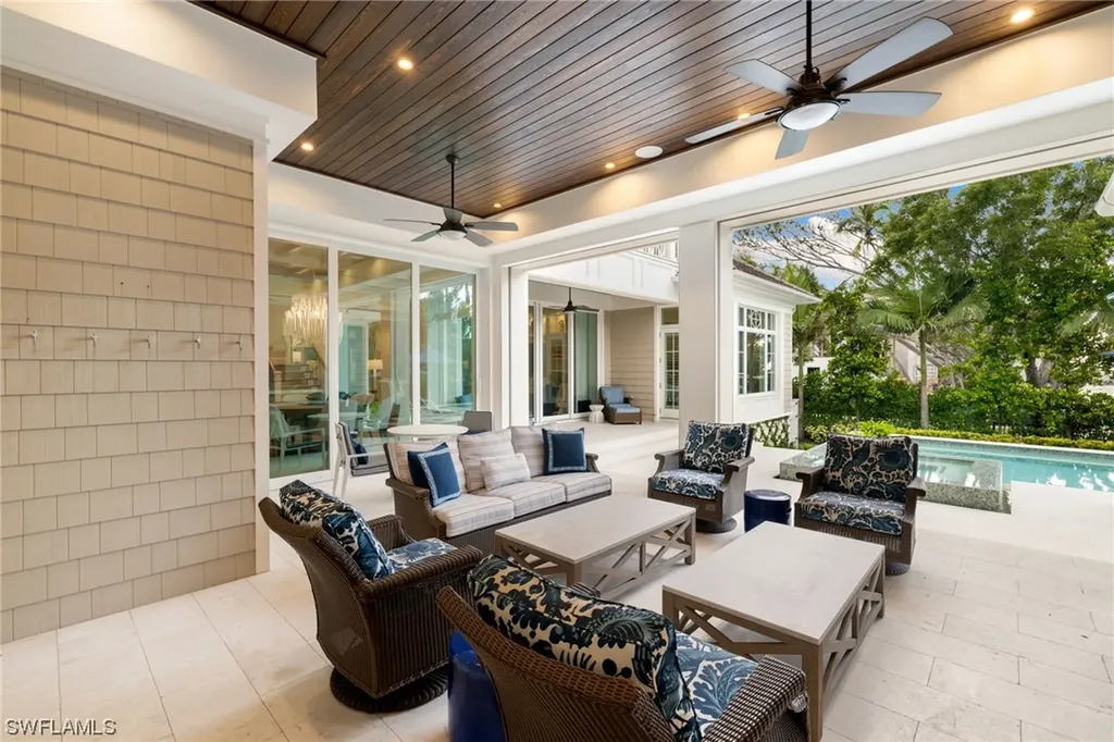121 3rd Avenue N Naples FL 34102