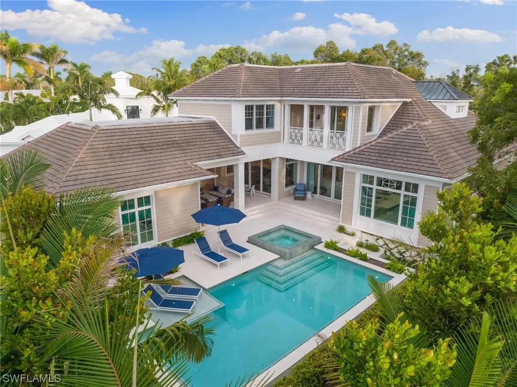 121 3rd Avenue N Naples FL 34102