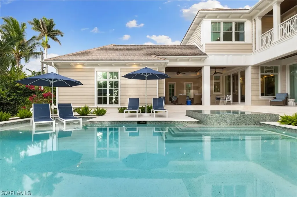 121 3rd Avenue N Naples FL 34102