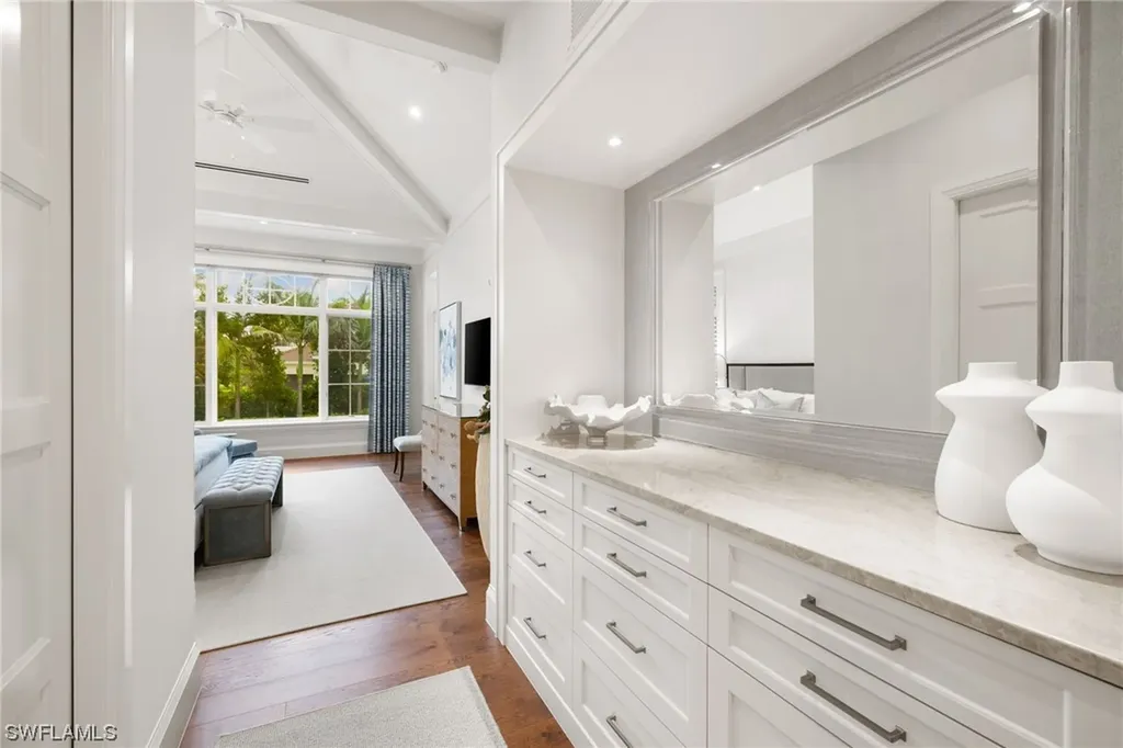 121 3rd Avenue N Naples FL 34102