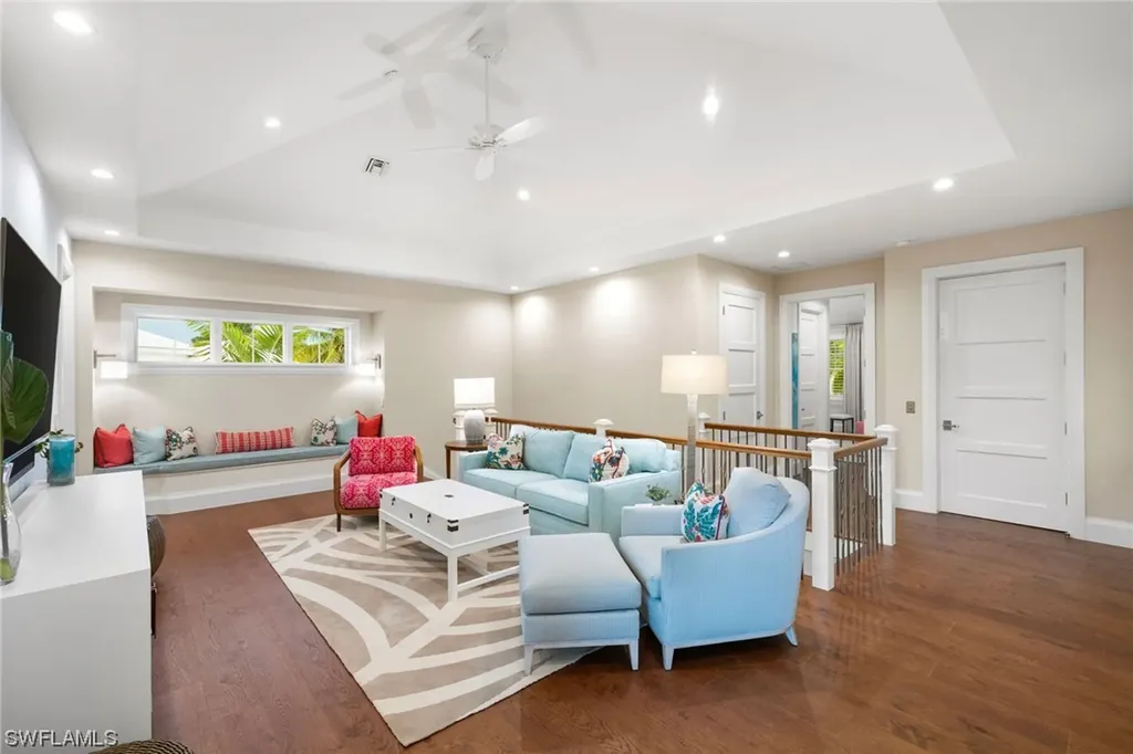 121 3rd Avenue N Naples FL 34102