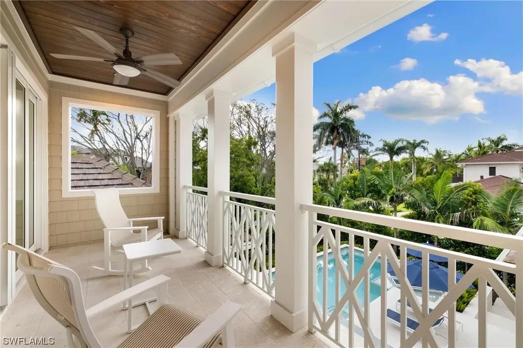 121 3rd Avenue N Naples FL 34102