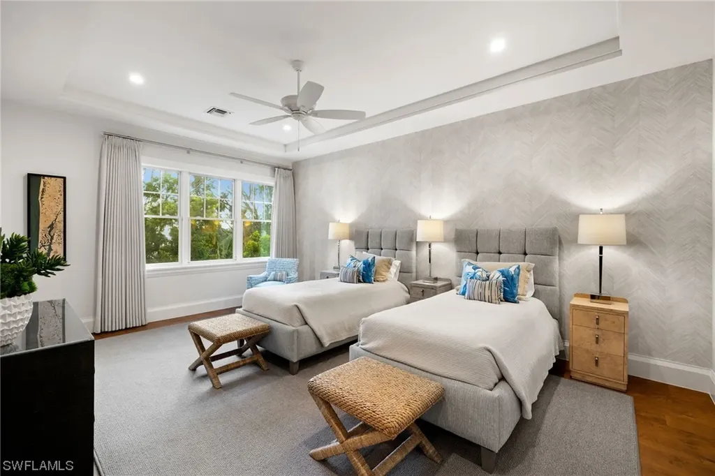 121 3rd Avenue N Naples FL 34102