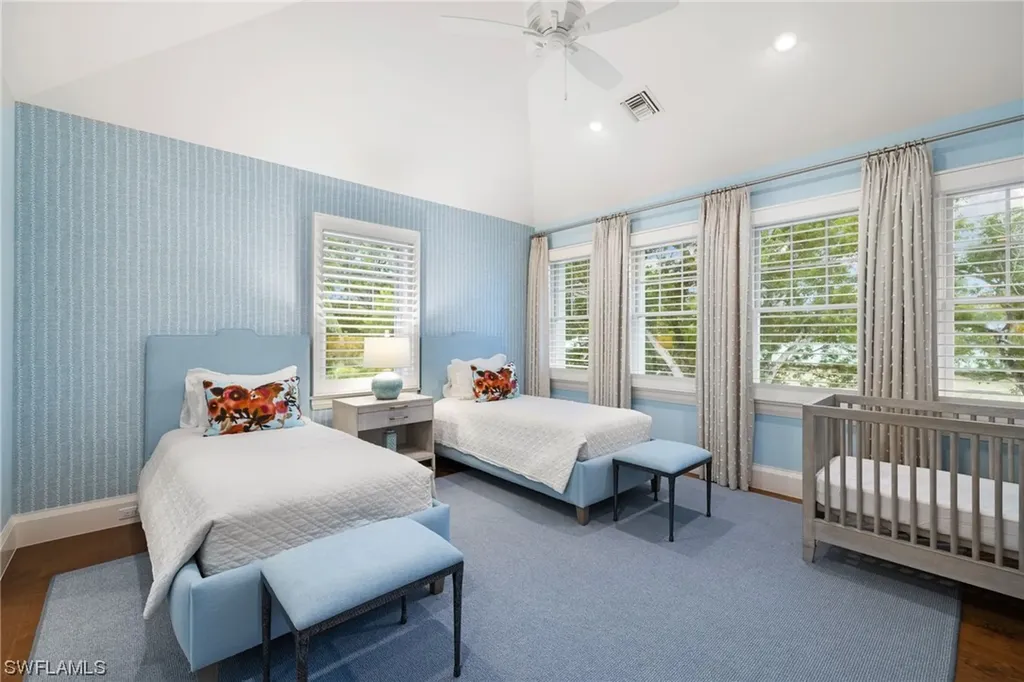 121 3rd Avenue N Naples FL 34102