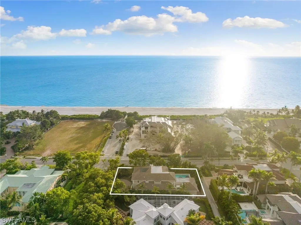 121 3rd Avenue N Naples FL 34102