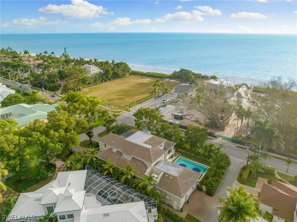 121 3rd Avenue N Naples FL 34102