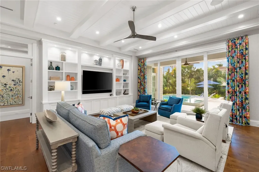 121 3rd Avenue N Naples FL 34102
