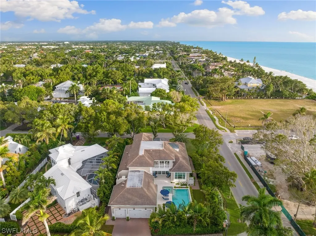 121 3rd Avenue N Naples FL 34102
