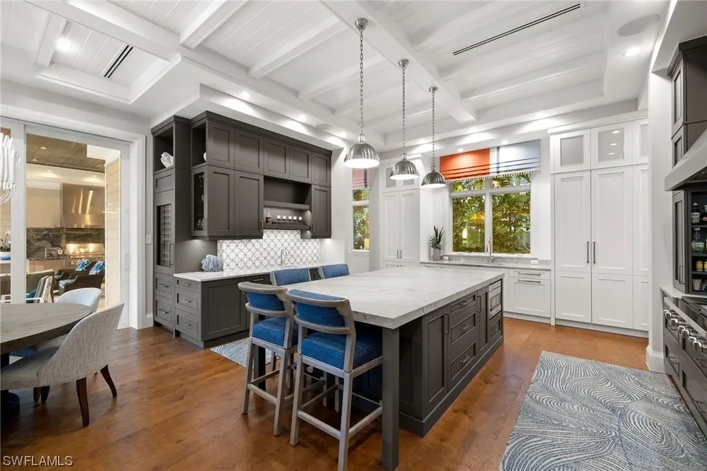 121 3rd Avenue N Naples FL 34102