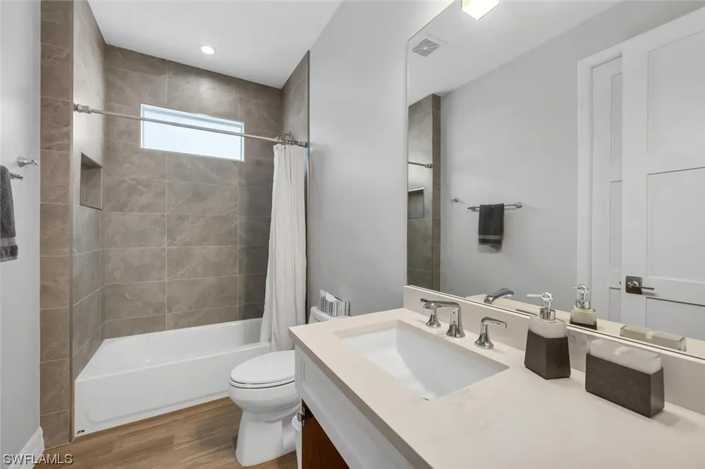 535 97th Avenue N Naples FL 34108