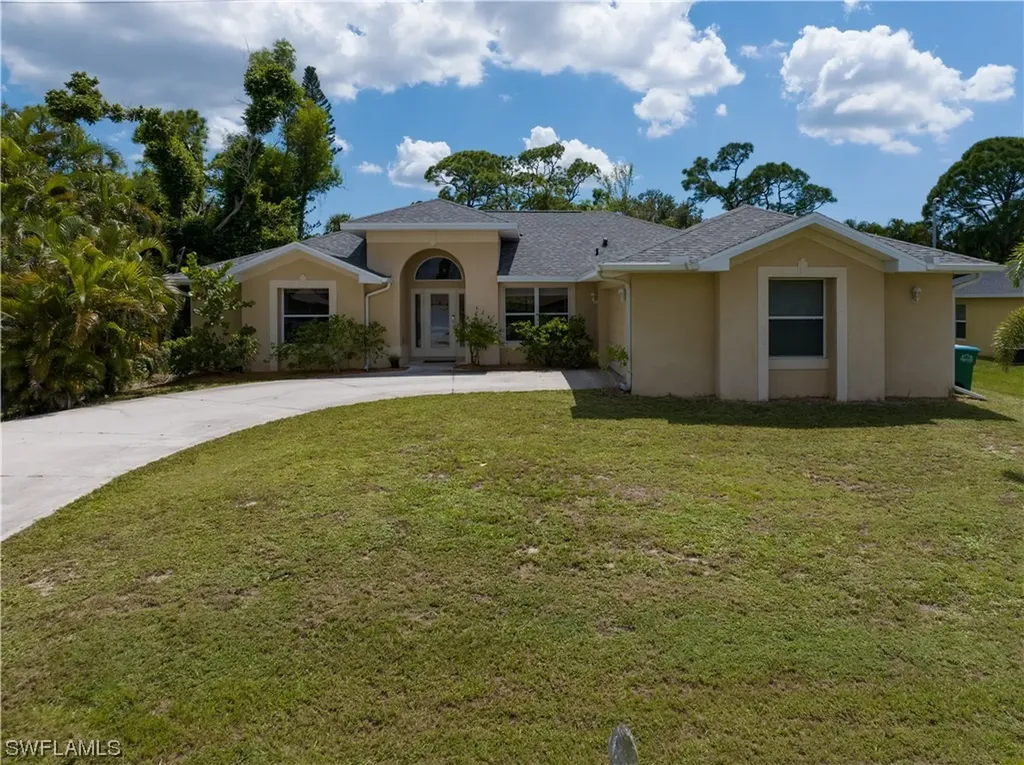 624 SW 4th Terrace Cape Coral FL 33991