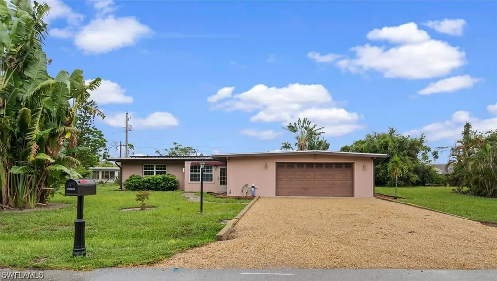 2137 Aldridge Avenue Fort Myers FL 33907