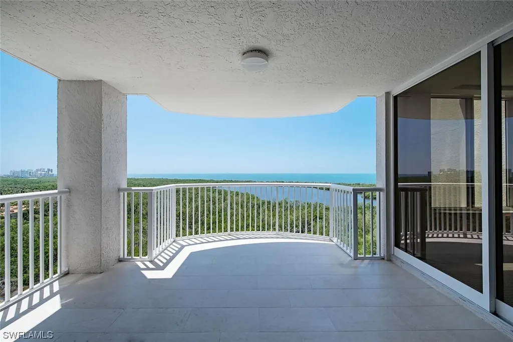 6849 Grenadier Boulevard Naples FL 34108