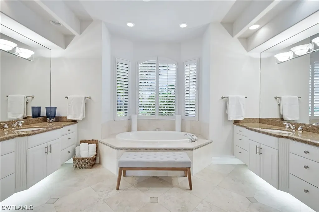 5954 Amberwood Drive Naples FL 34110