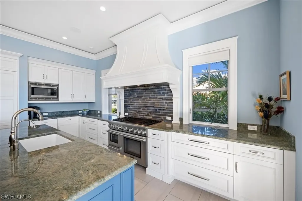 176 Bayview Avenue Naples FL 34108