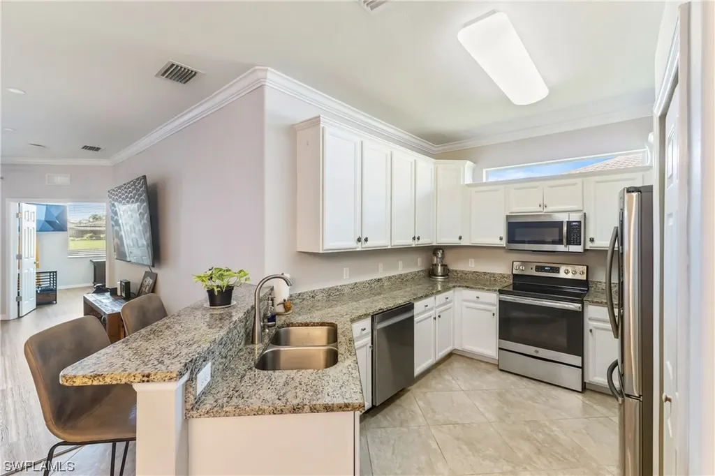 2026 Tamarron Lane Naples FL 34120