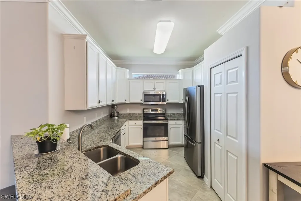 2026 Tamarron Lane Naples FL 34120