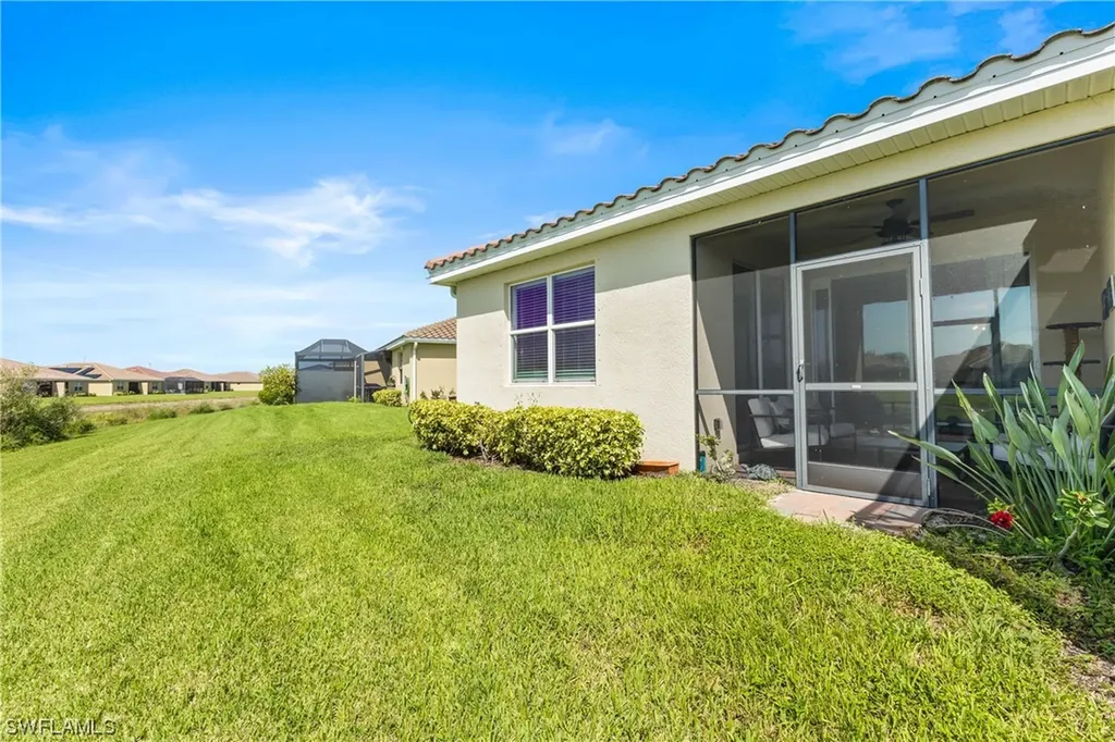 2026 Tamarron Lane Naples FL 34120