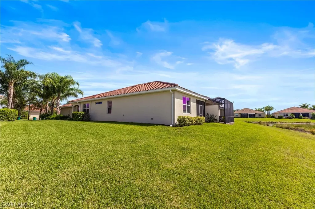 2026 Tamarron Lane Naples FL 34120