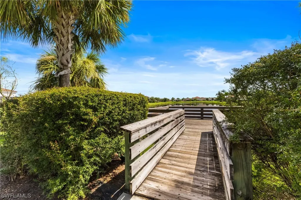 2026 Tamarron Lane Naples FL 34120