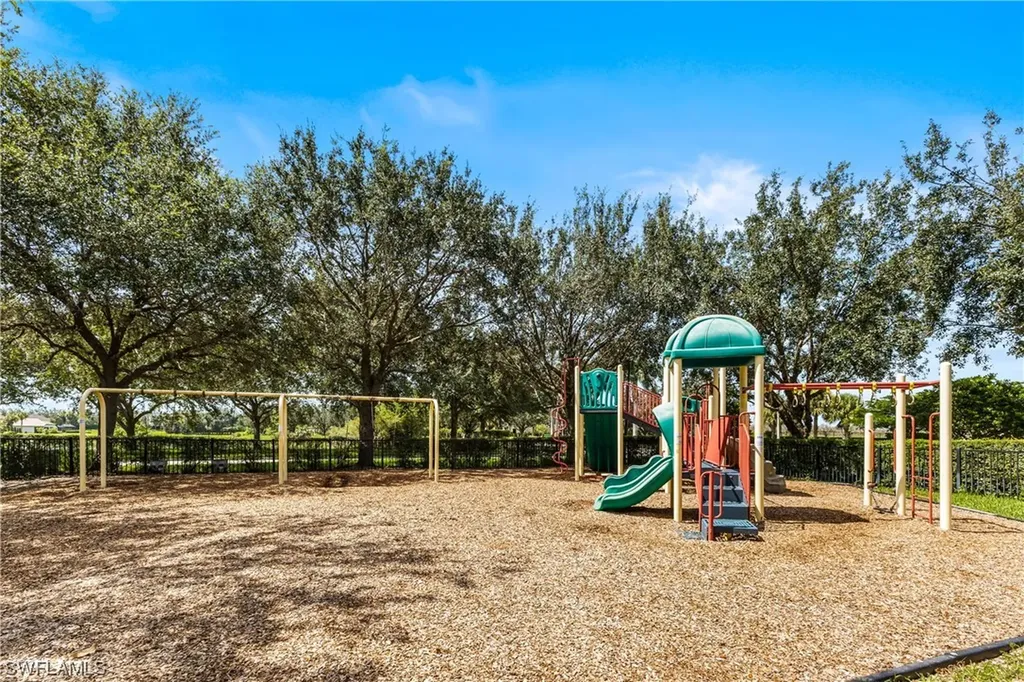 2026 Tamarron Lane Naples FL 34120