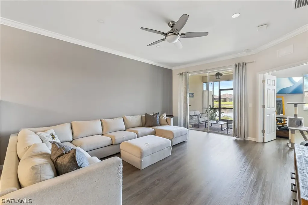 2026 Tamarron Lane Naples FL 34120