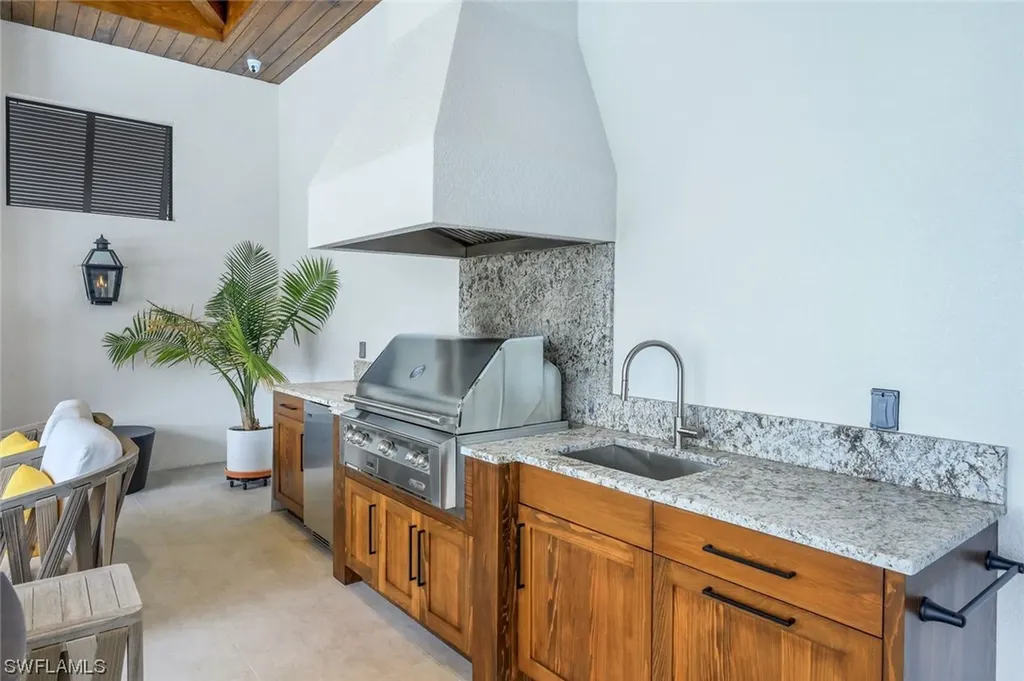 685 Cameo Court Marco Island FL 34145