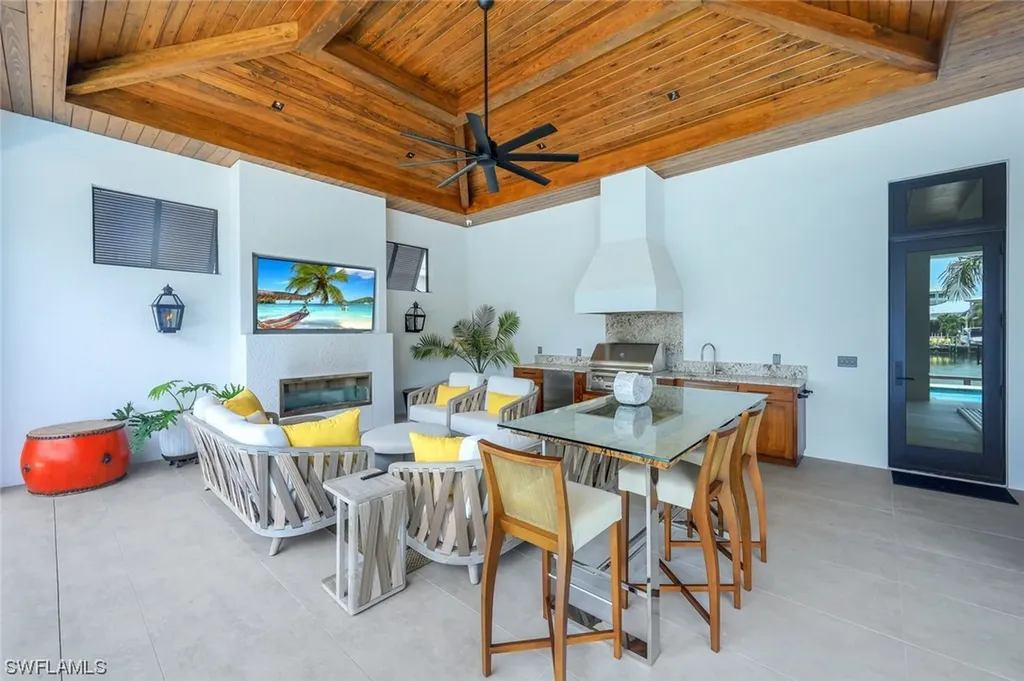 685 Cameo Court Marco Island FL 34145