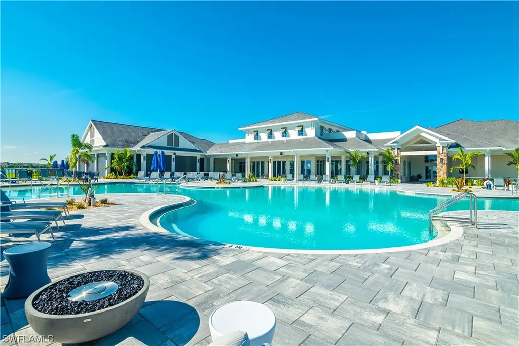 18652 Wildblue Boulevard Fort Myers FL 33913