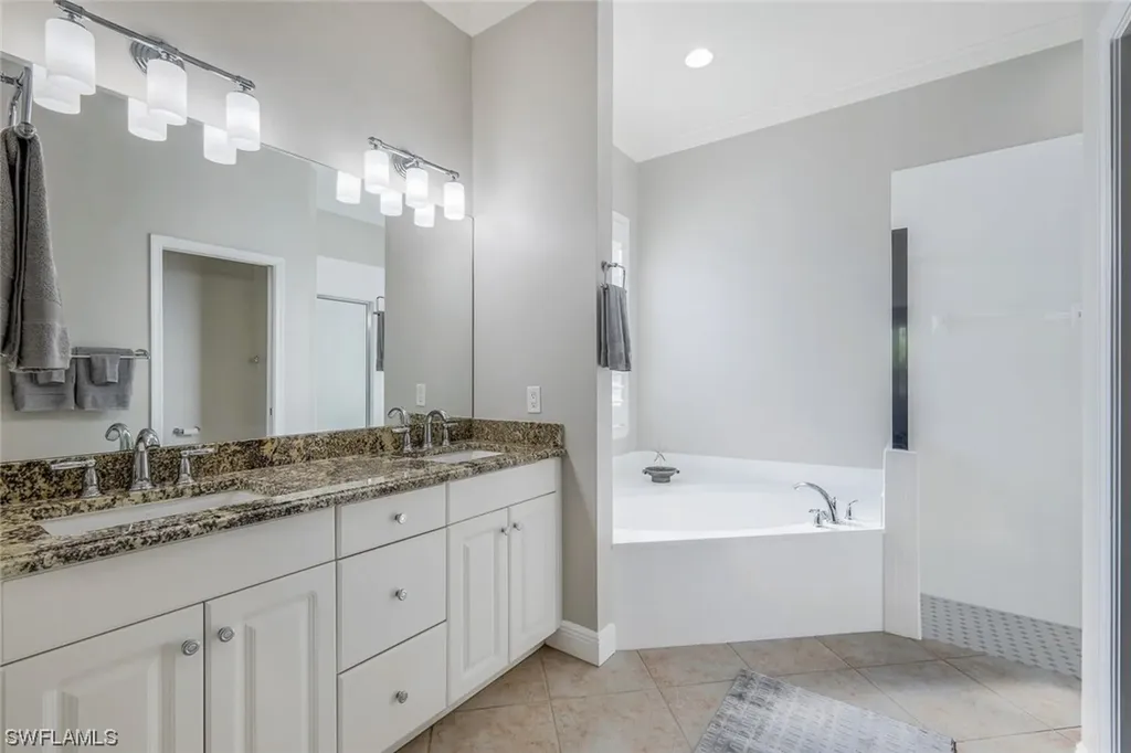 6075 Shallows Way Naples FL 34109