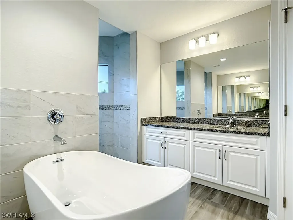 129 SW 28th Terrace Cape Coral FL 33914