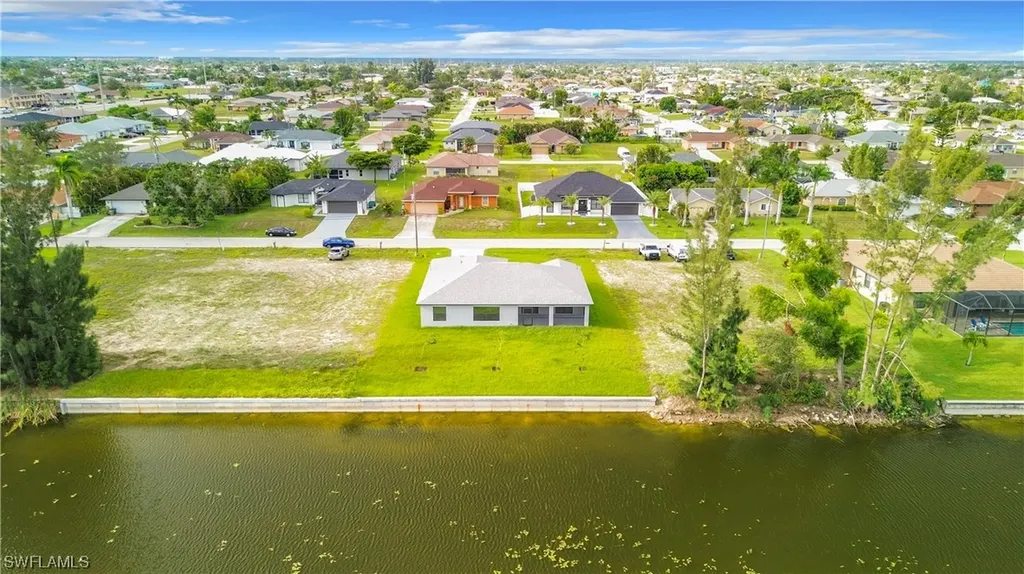 129 SW 28th Terrace Cape Coral FL 33914