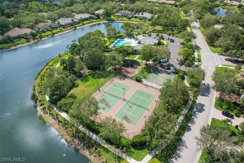 7122 Blue Juniper Court Naples FL 34109